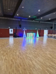 Lire la suite à propos de l’article Animation DJ Esat Bain-de-Bretagne | Un repas festif !